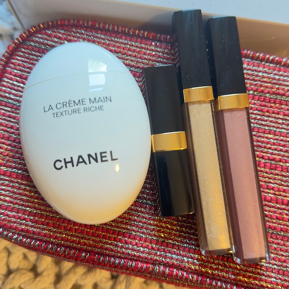 CHANEL HOLIDAY 5pc Gift Set LIP GLOSS/ BALM & Hydration on Hand w/ POUCH - Picture 9 of 9